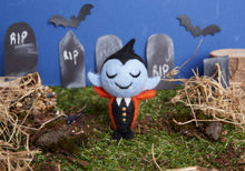 West Design Products UK - Simply Make Needle Felting Kit Halloween Vampire, Gifts