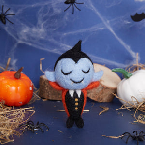 West Design Products UK - Simply Make Needle Felting Kit Halloween Vampire, Gifts